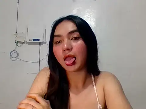 EtherealRae online show from July 14, 6:57 pm