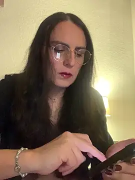 Chic desire online show from April 1, 9:45 pm