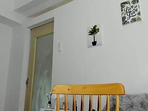 hottycrishina online show from September 10, 5:17 am