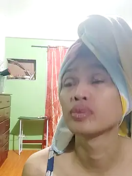 QueenSoreal online show from September 18, 5:07 pm