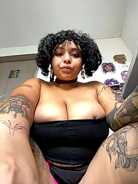 Snapshot of PrincessLauren420 chatting on October 3, 6:52 pm PrincessLauren420 online show from October 3, 6:52 pm