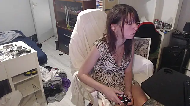 missthon0 online show from April 20, 12:07 pm