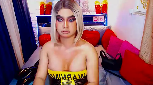 Snapshot of TsGoddessNhicolle chatting on February 1, 4:14 am TsGoddessNhicolle online show from February 1, 4:14 am