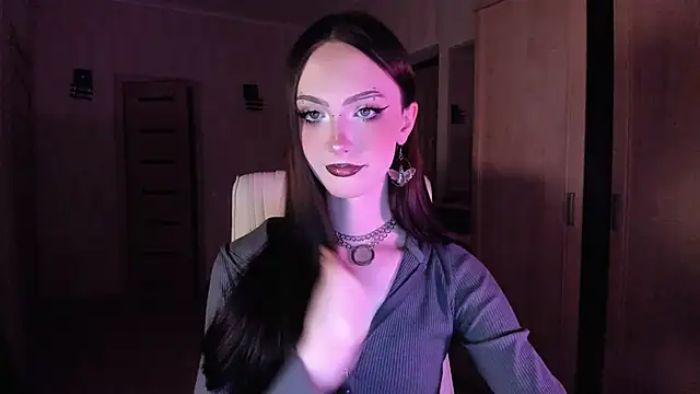 Alice  Aris online show from October 3, 6:30 pm