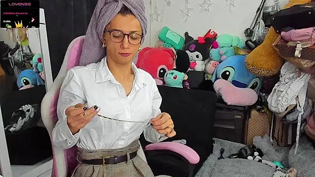 Lawrncesofiets online show from January 11, 4:14 pm