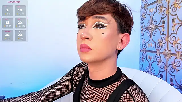 Chris boy  online show from November 4, 5:18 am