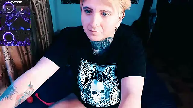 Marieblueeyes online show from November 10, 2:12 am