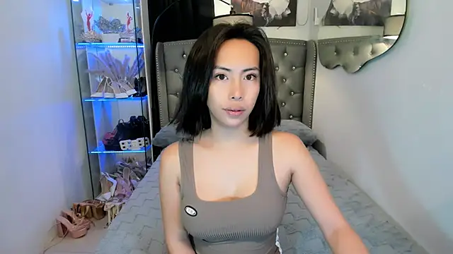 reighnempress online show from February 7, 2:50 am