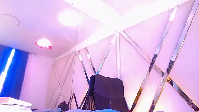 StefyFerrer online show from November 1, 8:00 am