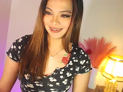 MajesticKitana online show from December 3, 6:06 am