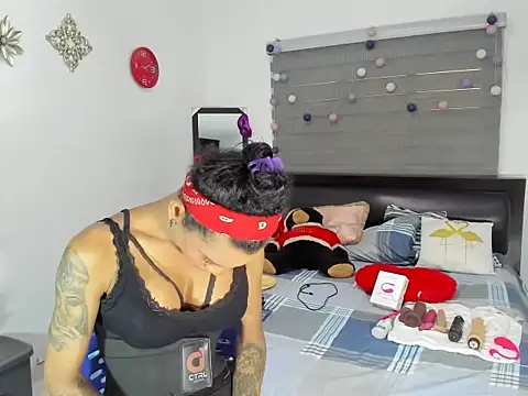 annieparker online show from December 6, 7:39 pm