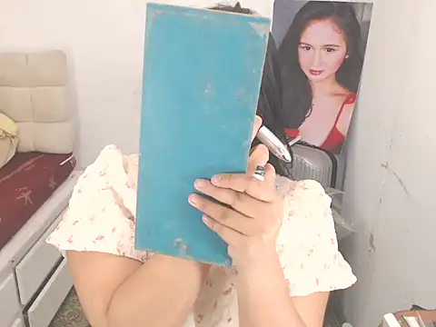 Lovely Emily69 online show from September 29, 5:45 pm