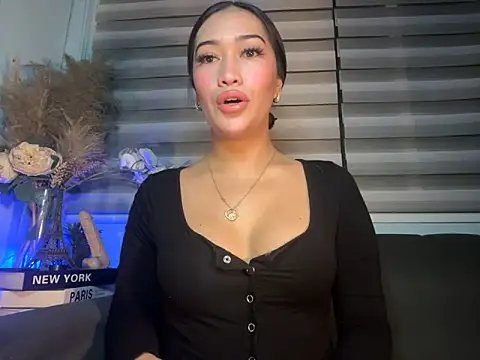Jasmine Elcock online show from September 8, 6:39 pm