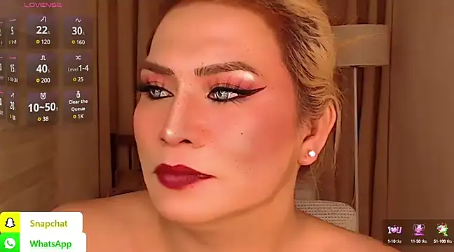 Snapshot of QUEEN_GIAMOORE69 chatting on January 14, 6:34 am QUEEN GIAMOORE69 online show from January 14, 6:34 am