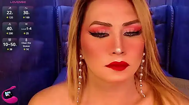 Snapshot of QUEEN_GIAMOORE69 chatting on March 8, 5:01 pm QUEEN GIAMOORE69 online show from March 8, 5:01 pm