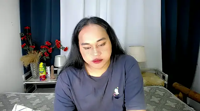 bettina love online show from December 4, 11:13 am