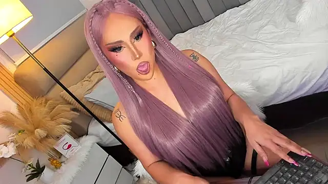 yourbabygoddess online show from October 23, 6:17 am