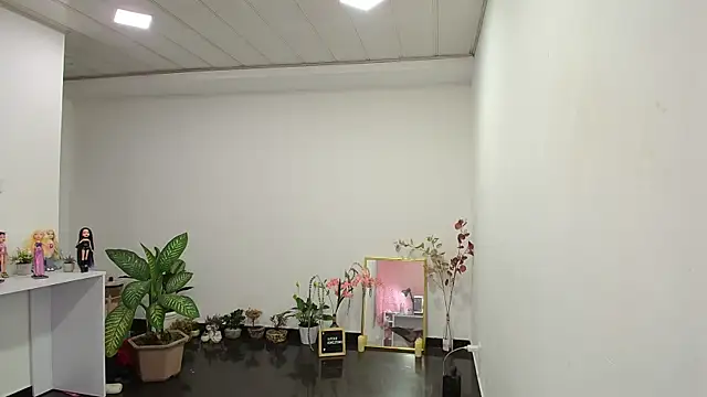 NicoleCortez online show from March 7, 1:39 am