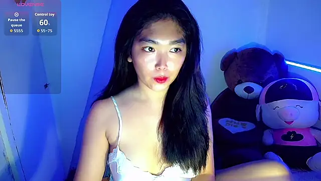 TR4NSCUTI3 online show from September 14, 10:31 am