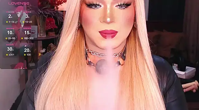 Snapshot of Bitch_Fowler69 chatting on March 12, 1:40 pm Bitch Fowler69 online show from March 12, 1:40 pm