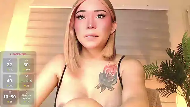 Snapshot of Yourdreamcum_ts chatting on October 20, 11:52 pm Yourdreamcum ts online show from October 20, 11:52 pm