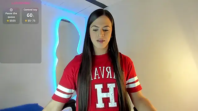 Naughtysofiaa online show from February 18, 2:41 am