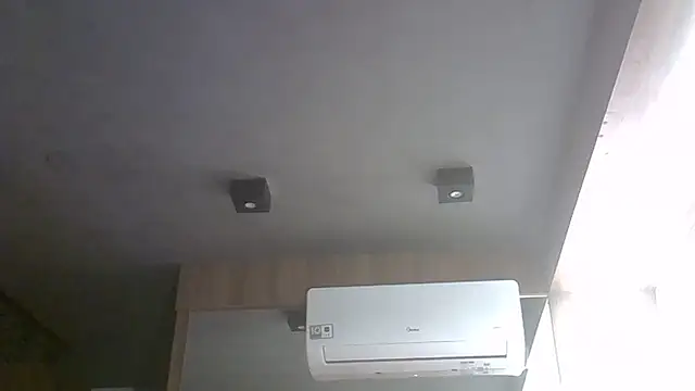 Skinny-Kitten online show from March 18, 6:13 am