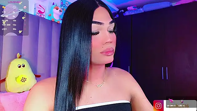 AiishaRose online show from March 15, 1:06 pm