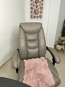 ari artis online show from April 23, 9:28 pm